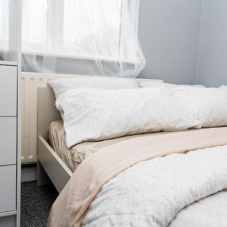 Shirley House 2, Self Catering Guest House, Self Check In, Smart Locks, 10 Min Walk To Southampton General, Aspire And Princess Anne Hospitals, Access To Fully Equipped Kitchen, Excellent Transport Links, Ideal For Longer Stays And Hospital Shifts Esterno foto