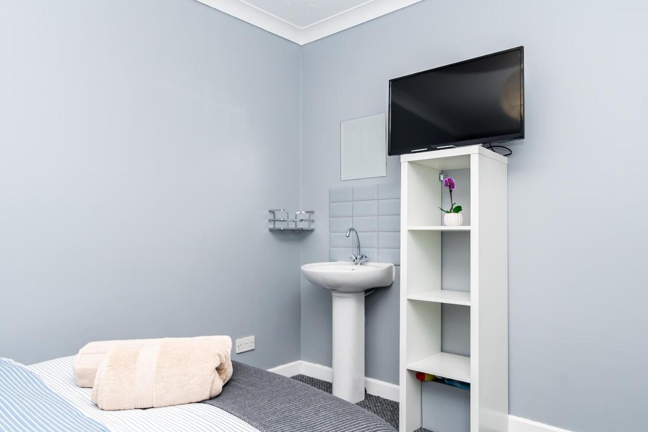 Shirley House 2, Self Catering Guest House, Self Check In, Smart Locks, 10 Min Walk To Southampton General, Aspire And Princess Anne Hospitals, Access To Fully Equipped Kitchen, Excellent Transport Links, Ideal For Longer Stays And Hospital Shifts Esterno foto