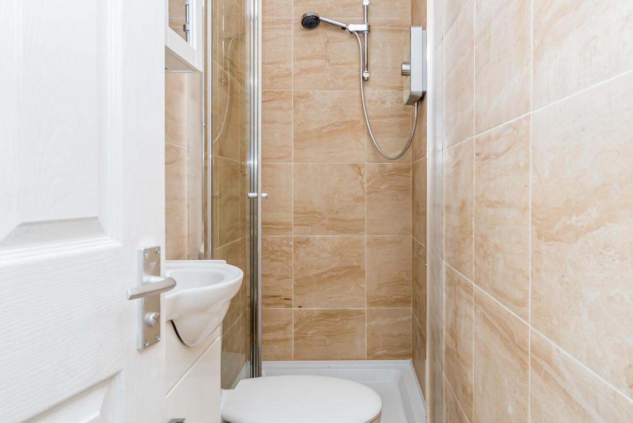 Shirley House 2, Self Catering Guest House, Self Check In, Smart Locks, 10 Min Walk To Southampton General, Aspire And Princess Anne Hospitals, Access To Fully Equipped Kitchen, Excellent Transport Links, Ideal For Longer Stays And Hospital Shifts Esterno foto