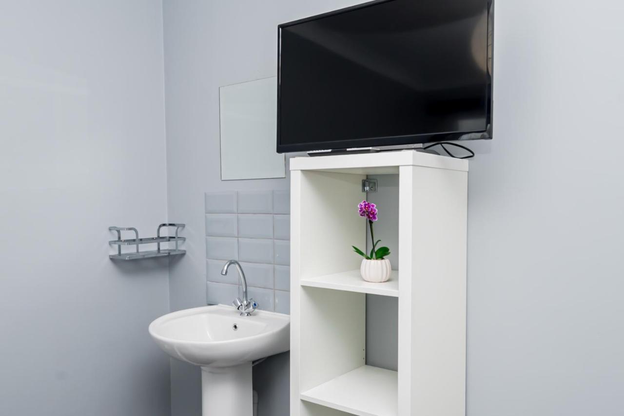 Shirley House 2, Self Catering Guest House, Self Check In, Smart Locks, 10 Min Walk To Southampton General, Aspire And Princess Anne Hospitals, Access To Fully Equipped Kitchen, Excellent Transport Links, Ideal For Longer Stays And Hospital Shifts Esterno foto
