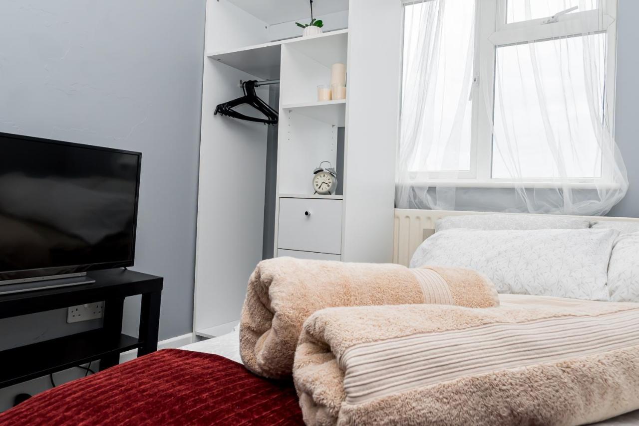 Shirley House 2, Self Catering Guest House, Self Check In, Smart Locks, 10 Min Walk To Southampton General, Aspire And Princess Anne Hospitals, Access To Fully Equipped Kitchen, Excellent Transport Links, Ideal For Longer Stays And Hospital Shifts Esterno foto