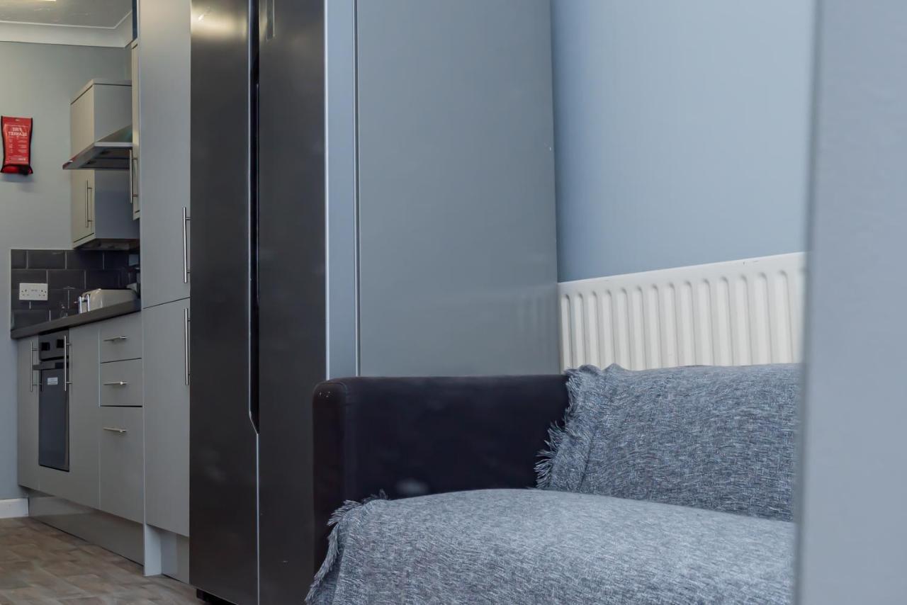 Shirley House 2, Self Catering Guest House, Self Check In, Smart Locks, 10 Min Walk To Southampton General, Aspire And Princess Anne Hospitals, Access To Fully Equipped Kitchen, Excellent Transport Links, Ideal For Longer Stays And Hospital Shifts Esterno foto