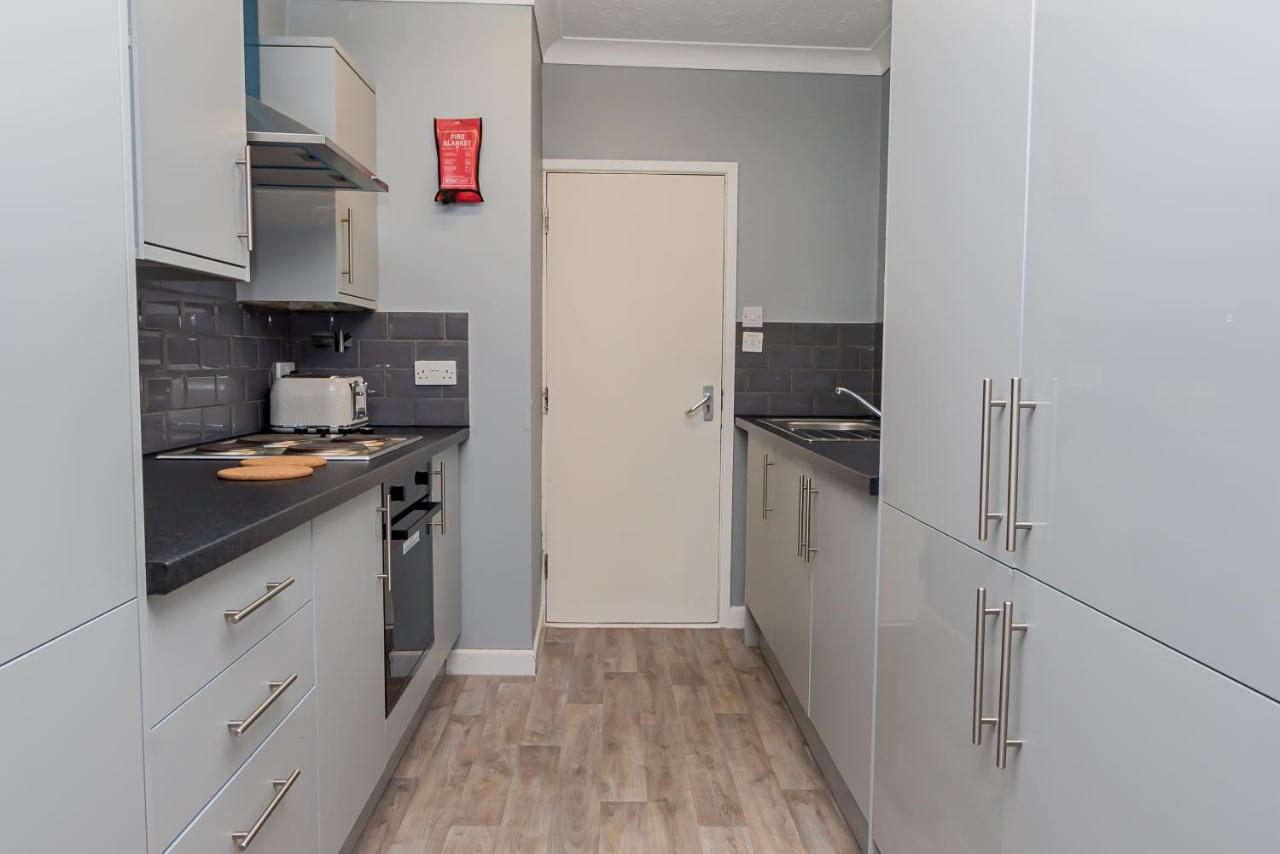 Shirley House 2, Self Catering Guest House, Self Check In, Smart Locks, 10 Min Walk To Southampton General, Aspire And Princess Anne Hospitals, Access To Fully Equipped Kitchen, Excellent Transport Links, Ideal For Longer Stays And Hospital Shifts Esterno foto