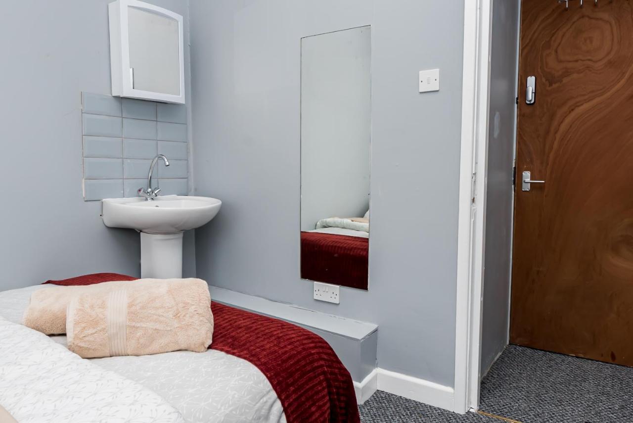 Shirley House 2, Self Catering Guest House, Self Check In, Smart Locks, 10 Min Walk To Southampton General, Aspire And Princess Anne Hospitals, Access To Fully Equipped Kitchen, Excellent Transport Links, Ideal For Longer Stays And Hospital Shifts Esterno foto