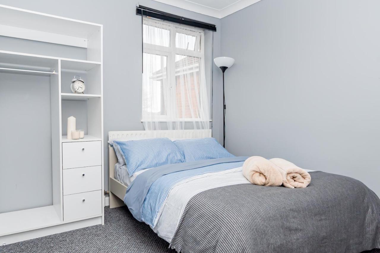Shirley House 2, Self Catering Guest House, Self Check In, Smart Locks, 10 Min Walk To Southampton General, Aspire And Princess Anne Hospitals, Access To Fully Equipped Kitchen, Excellent Transport Links, Ideal For Longer Stays And Hospital Shifts Esterno foto