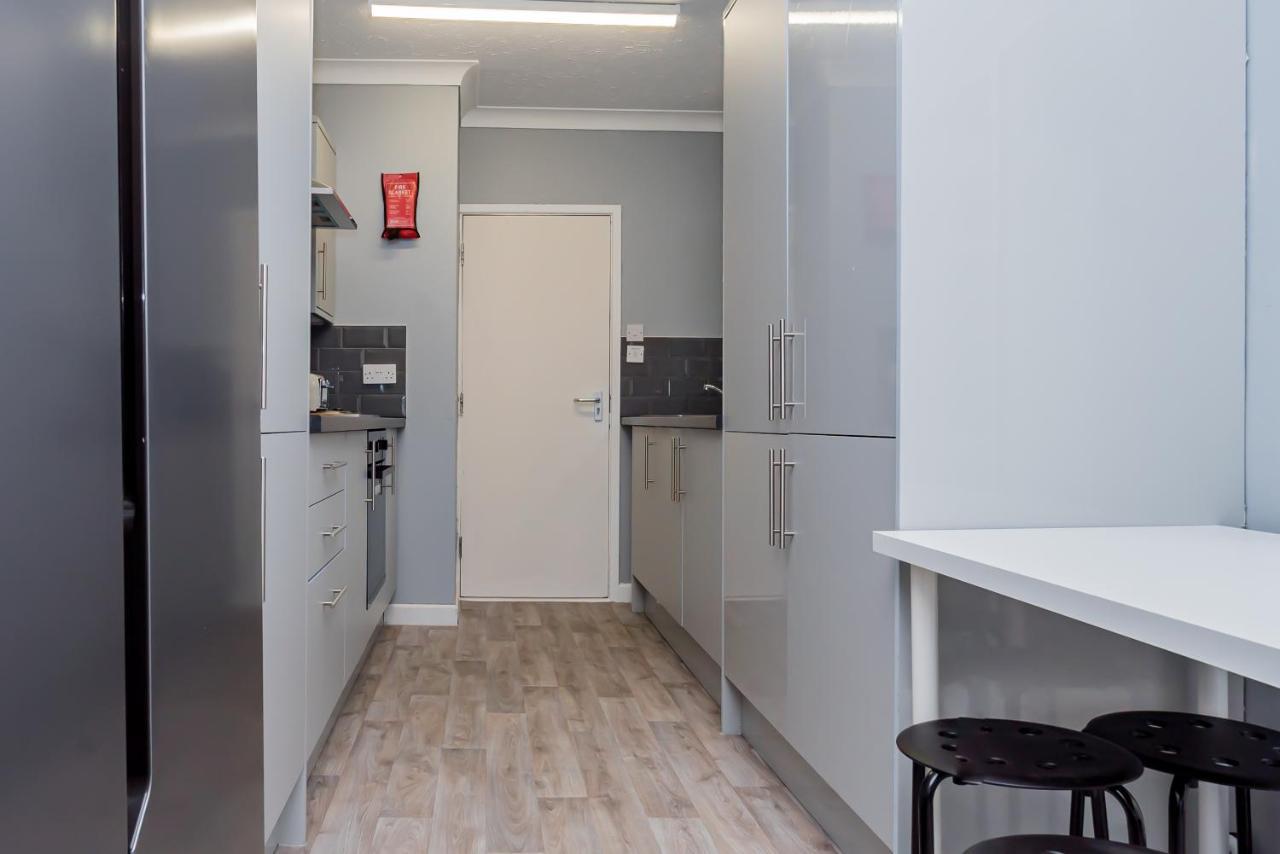 Shirley House 2, Self Catering Guest House, Self Check In, Smart Locks, 10 Min Walk To Southampton General, Aspire And Princess Anne Hospitals, Access To Fully Equipped Kitchen, Excellent Transport Links, Ideal For Longer Stays And Hospital Shifts Esterno foto