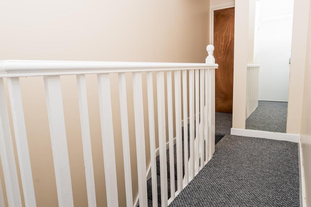 Shirley House 2, Self Catering Guest House, Self Check In, Smart Locks, 10 Min Walk To Southampton General, Aspire And Princess Anne Hospitals, Access To Fully Equipped Kitchen, Excellent Transport Links, Ideal For Longer Stays And Hospital Shifts Esterno foto