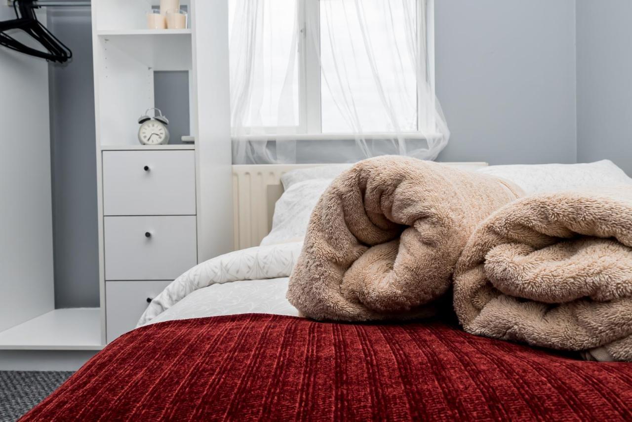 Shirley House 2, Self Catering Guest House, Self Check In, Smart Locks, 10 Min Walk To Southampton General, Aspire And Princess Anne Hospitals, Access To Fully Equipped Kitchen, Excellent Transport Links, Ideal For Longer Stays And Hospital Shifts Esterno foto